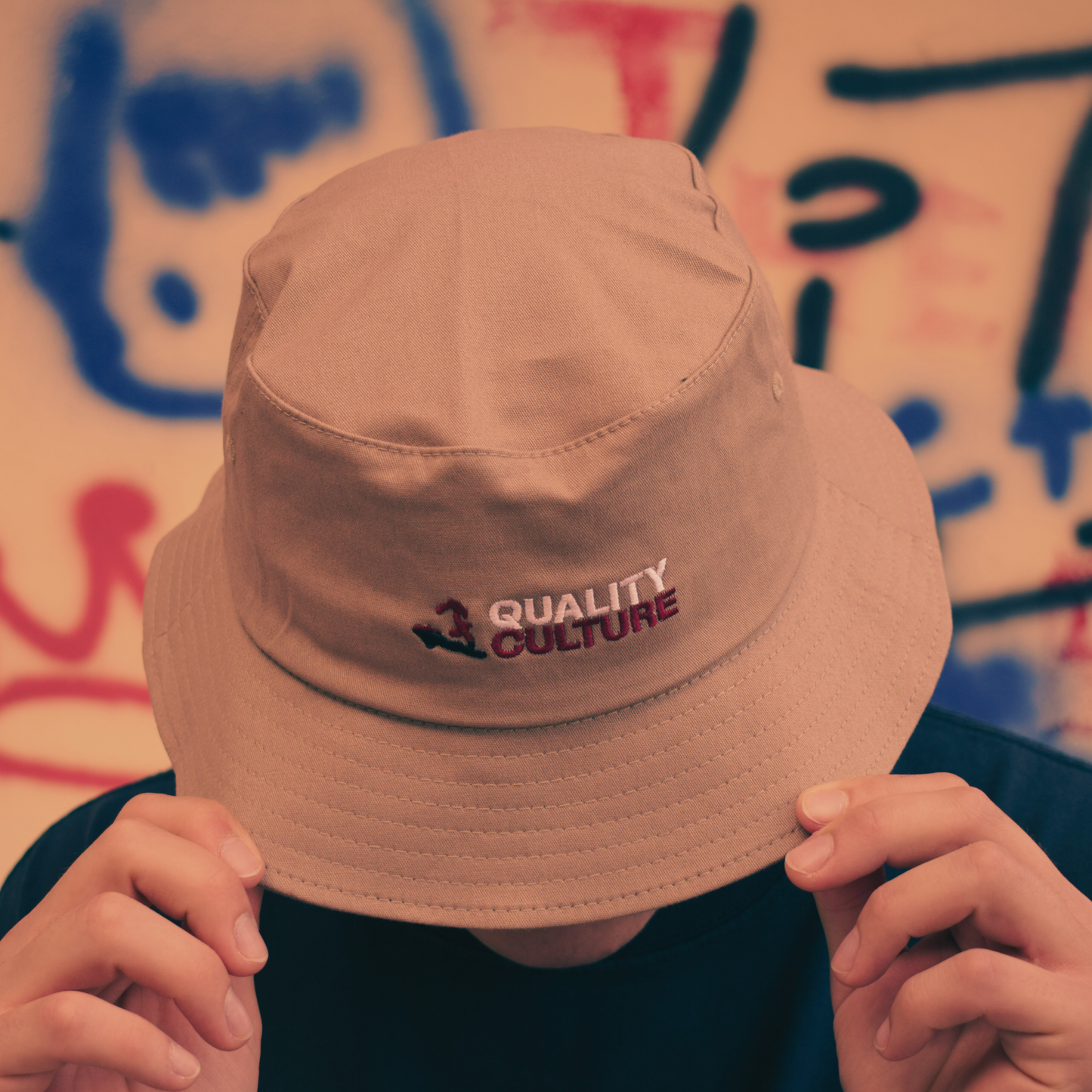 ESSENTIAL BUCKET HAT